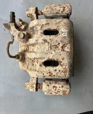 Mitsubishi Pajero Front brake caliper 