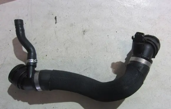 BMW 5 F10 F11 Engine coolant pipe/hose 7575427