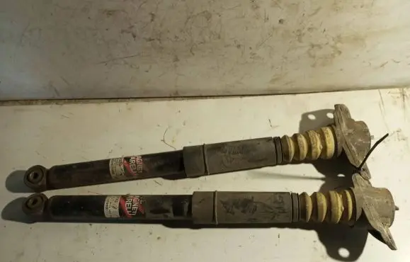 Volkswagen Touran I Rear shock absorber/damper
