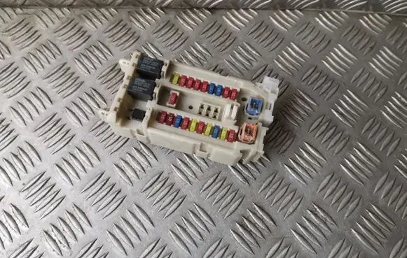 Isuzu D-Max Fuse module 8980054070