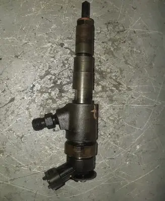 Peugeot 207 Fuel injector 6890508793507 0445110252 FDDFFF18C565889