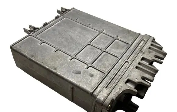 Volvo S40, V40 Engine control unit/module 0281001906 7700110648 P30613695