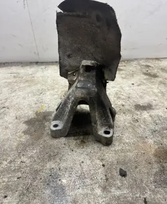 Audi A5 Sportback 8TA Engine mounting bracket 8K0199307A
