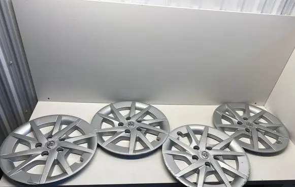 Toyota Auris E180 R16 wheel hub/cap/trim 4260247090