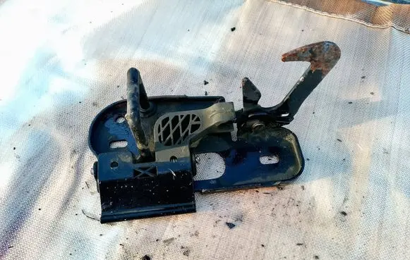 Volkswagen PASSAT B6 Engine bonnet/hood lock/latch loop/hook 3C0823480