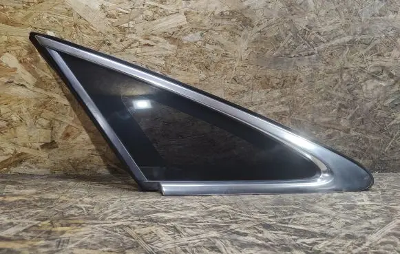 Jaguar XJL Rear side window