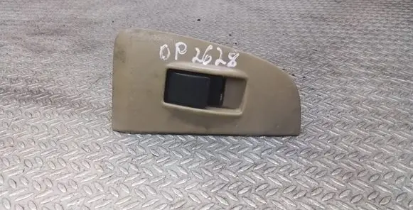 Toyota Avensis T250 Electric window control switch