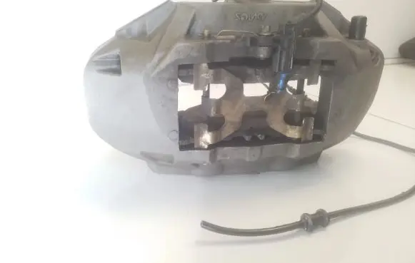 Mercedes-Benz E W213 Front brake caliper 25308