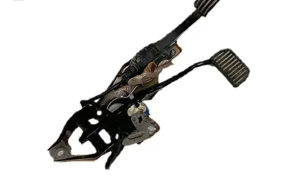 Accelerator throttle pedal