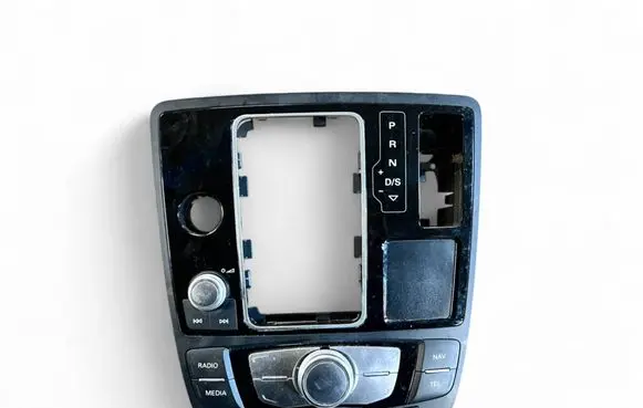Head unit multimedia control