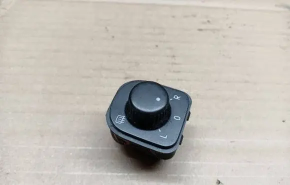 Volkswagen PASSAT B7 Wing mirror switch 1K0959565L