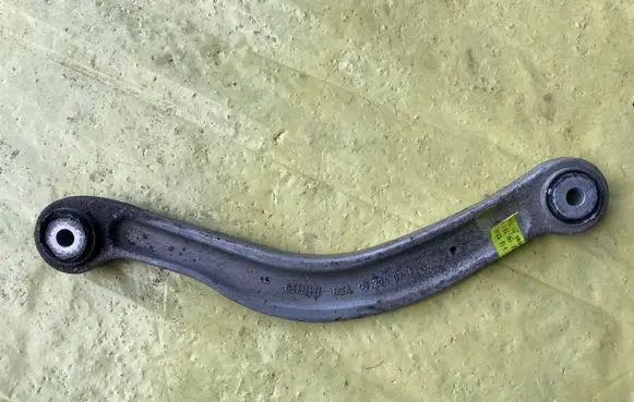 Mercedes-Benz C W204 Rear control arm A2043501606 20407