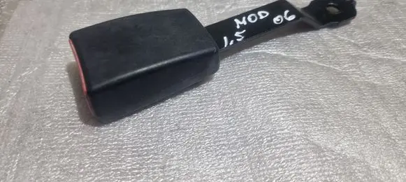 Front seatbelt buckle