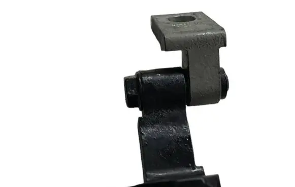 Volkswagen PASSAT B7 Front door upper hinge A045574
