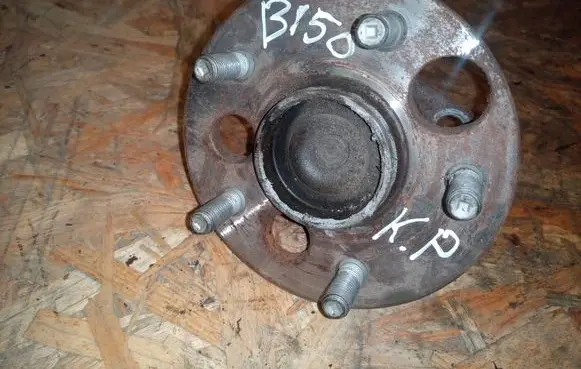 Toyota Auris E180 Rear wheel hub 8954402040