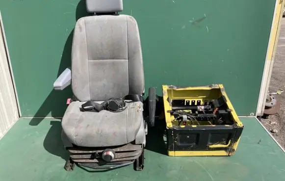 Volkswagen Crafter Front driver seat 9069700230 920810525091
