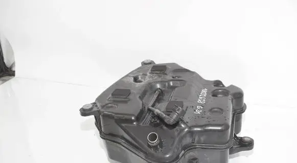 BMW 5 G30 G31 G38 AdBlue liquid reservoir 7391919 16197391919