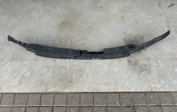 Volvo XC60 Front bumper foam support bar 32345554