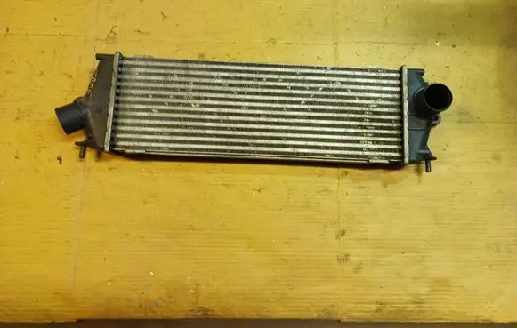 Renault Trafic II (X83) Intercooler radiator 8200411180