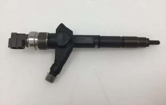 Nissan Primera Fuel injector AW420AW4