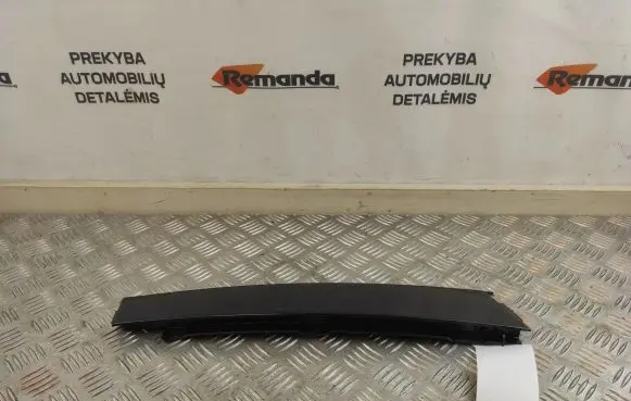 Volkswagen Tiguan Other front door trim element 5N0837901
