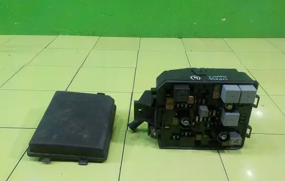 Opel Mokka Fuse box set 95263746 BEZPIECZNIKOW
