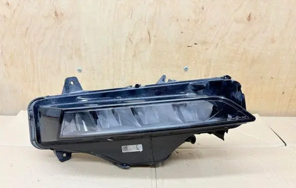 Skoda Octavia Mk4 Front fog light 5E3941700 8119342 0021289504