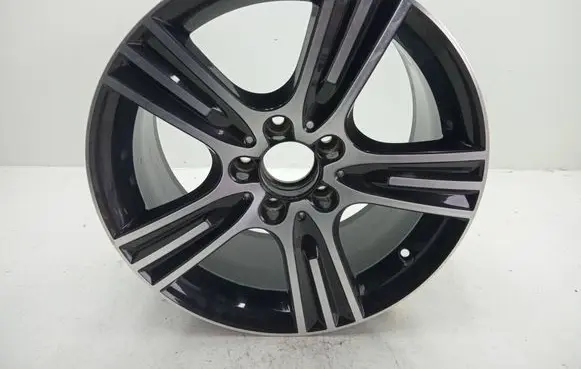 Mercedes-Benz C W205 R17 alloy rim 2044016102