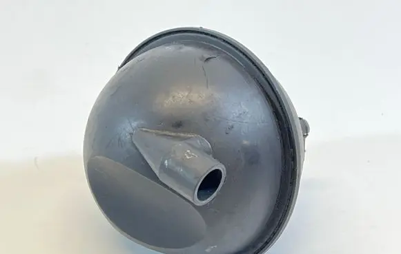 Volkswagen PASSAT B6 Vacuum air tank 7M0129808