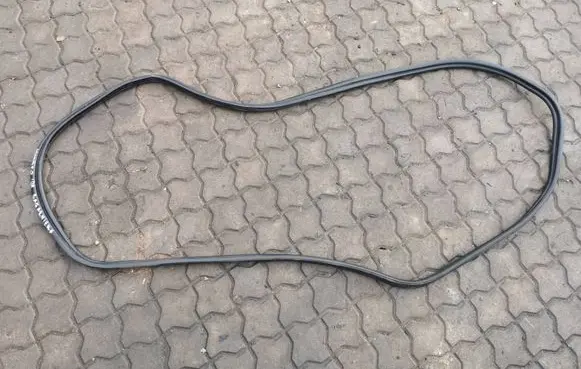 Ford Mondeo MK IV Loading door rubber seal (on body) 