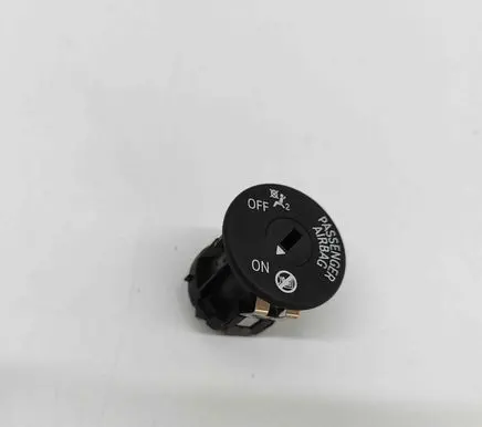 BMW 8 G14 Passenger airbag on/off switch 9483731