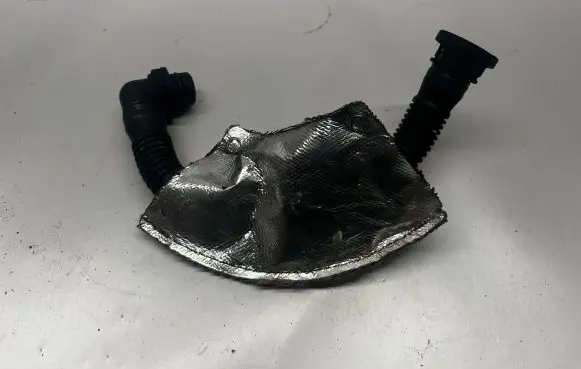Volkswagen Jetta VII Intake resonator 04E131170M 06L906052