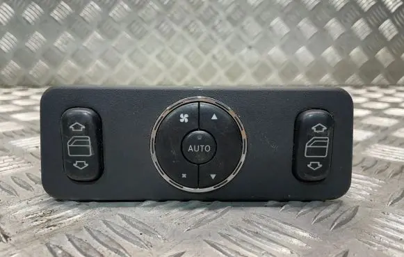 Mercedes-Benz ML W163 Electric window control switch A1638200326