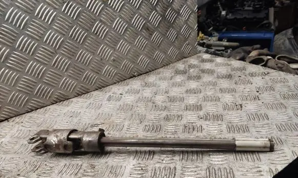 Volkswagen PASSAT B5.5 Steering column universal joint