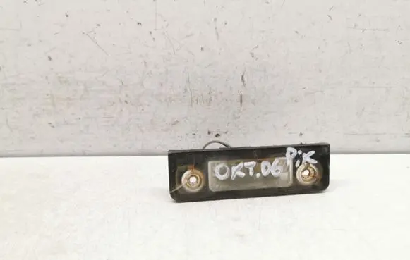 Skoda Octavia Mk2 (1Z) Number plate light 1Z0943021