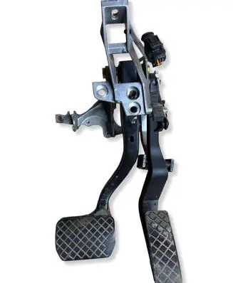 Volkswagen PASSAT B5 Brake pedal 8D1723140A 8E1721117G 028907475AL