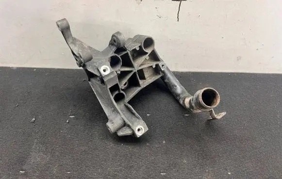 Audi A4 S4 B7 8E 8H Engine mounting bracket 059145169AA