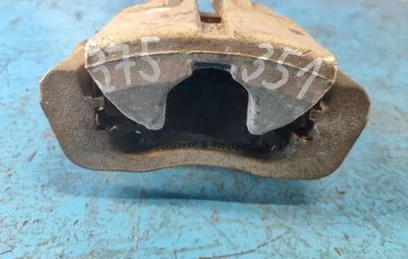 Ford Mustang VI Front brake caliper FR3Z2552J