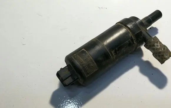 Audi 100 S4 C4 Windscreen/windshield washer pump 0392040019
