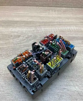 Peugeot 406 Fuse module 9459288180