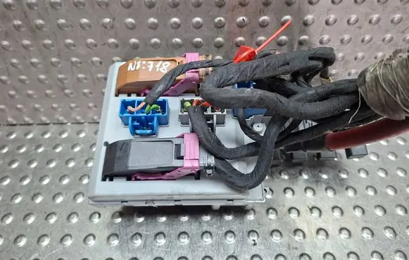 Iveco Daily 35 - 40.10 Fuse box set S27624718 69501171