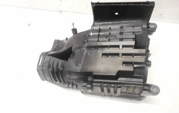 Mercedes-Benz C W203 Air filter box a2710900901