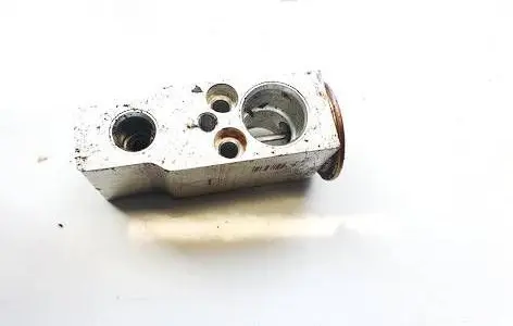 Mitsubishi Endeavor Air conditioning (A/C) expansion valve 