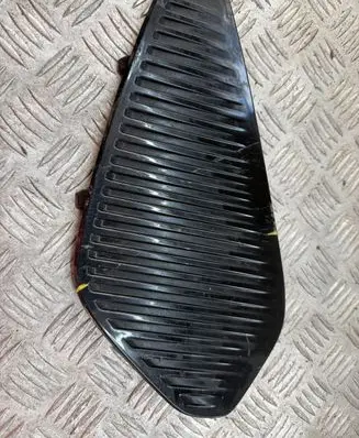 Peugeot 5008 II Front bumper lower grill 9836831777
