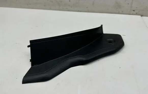 BMW 2 F44 Rear/tail light trim molding 7494418