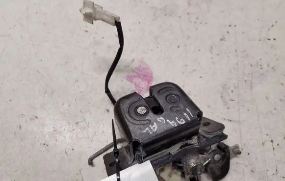 KIA Sorento Tailgate/trunk/boot lock/catch/latch