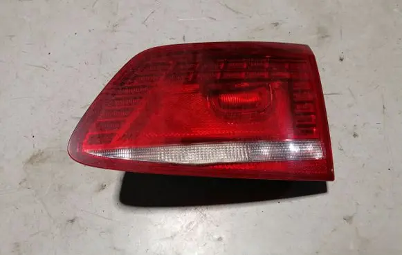 Volkswagen PASSAT B7 Tailgate rear/tail lights