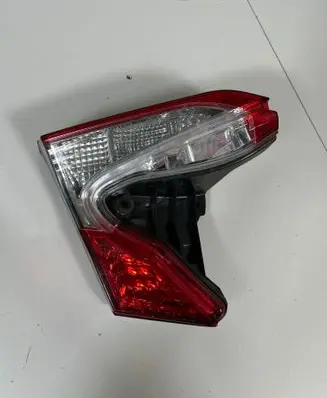 Toyota C-HR I Tailgate rear/tail lights 81590F4010