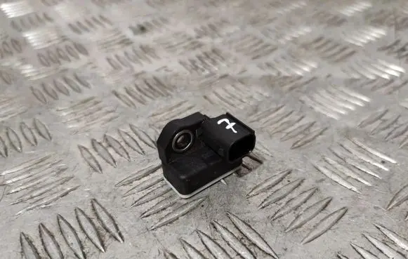 Mercedes-Benz GLE (W166 - C292) Airbag deployment crash/impact sensor A0009057600