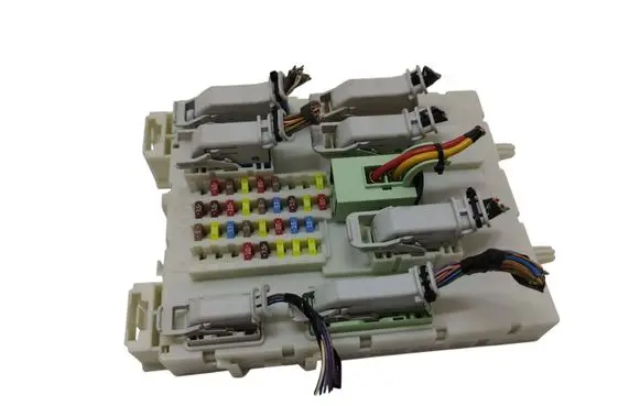 Ford Focus Fuse module DV6T14A073HF J12J44J49J54 EM5T14014JLA